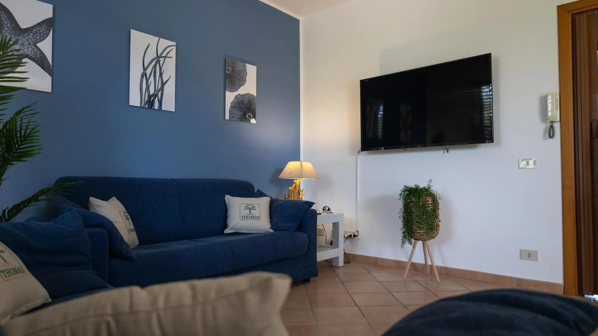 Villathomas Campofelice Di Roccella 0*,