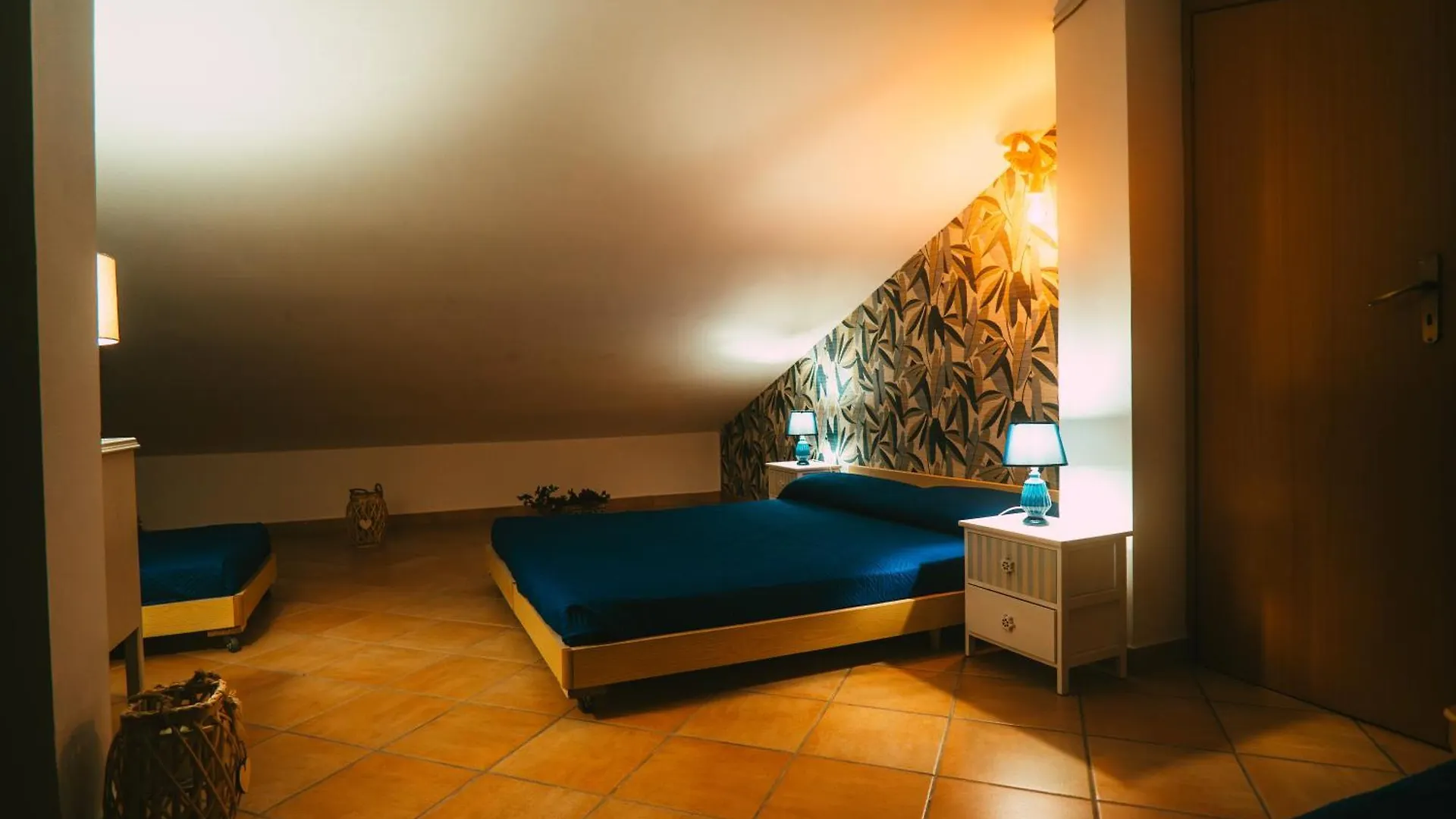 Villathomas Campofelice Di Roccella Villa